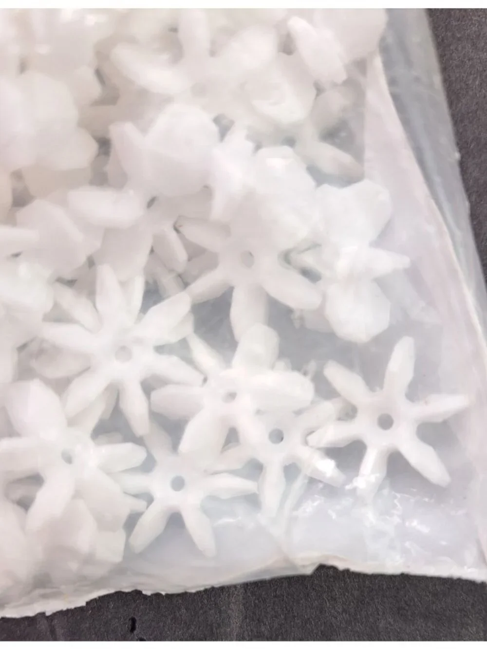Vintage 18mm White Starflake Plastic Bead 720 Total Beads 2 Bags Cousin Corp New